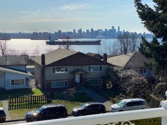 Ocean Breeze Executive Bed And Breakfast North Vancouver Eksteriør billede