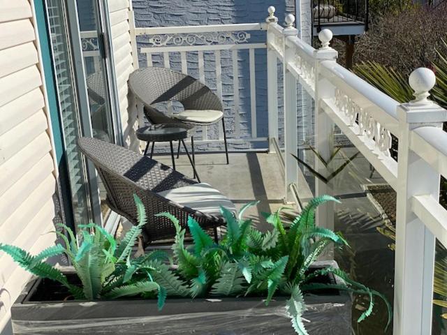Ocean Breeze Executive Bed And Breakfast North Vancouver Eksteriør billede