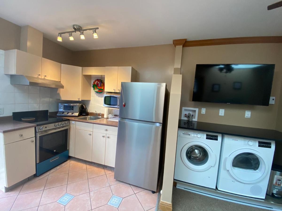 Ocean Breeze Executive Bed And Breakfast North Vancouver Eksteriør billede