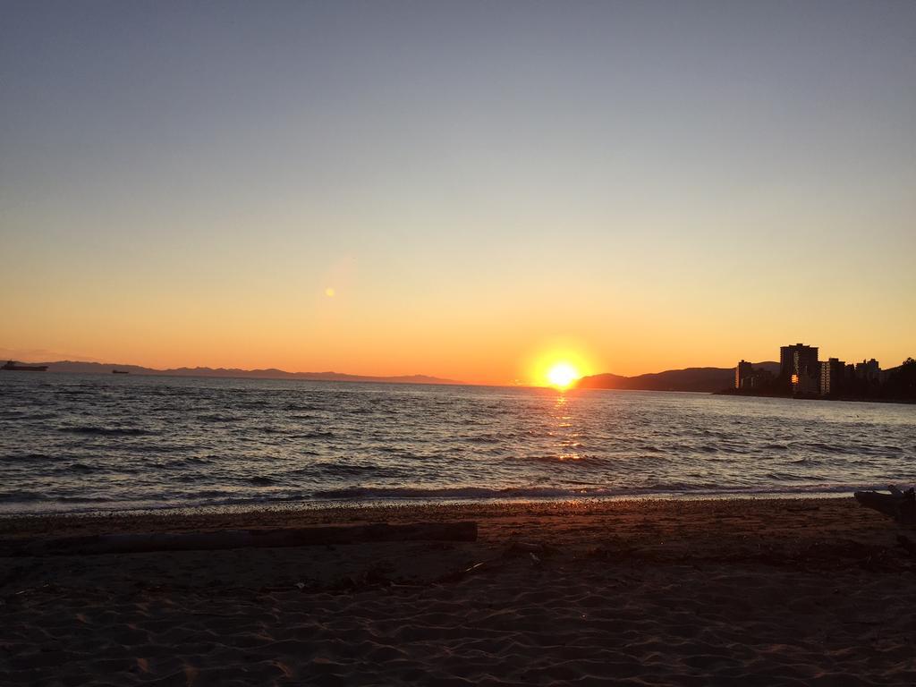 Ocean Breeze Executive Bed And Breakfast North Vancouver Eksteriør billede